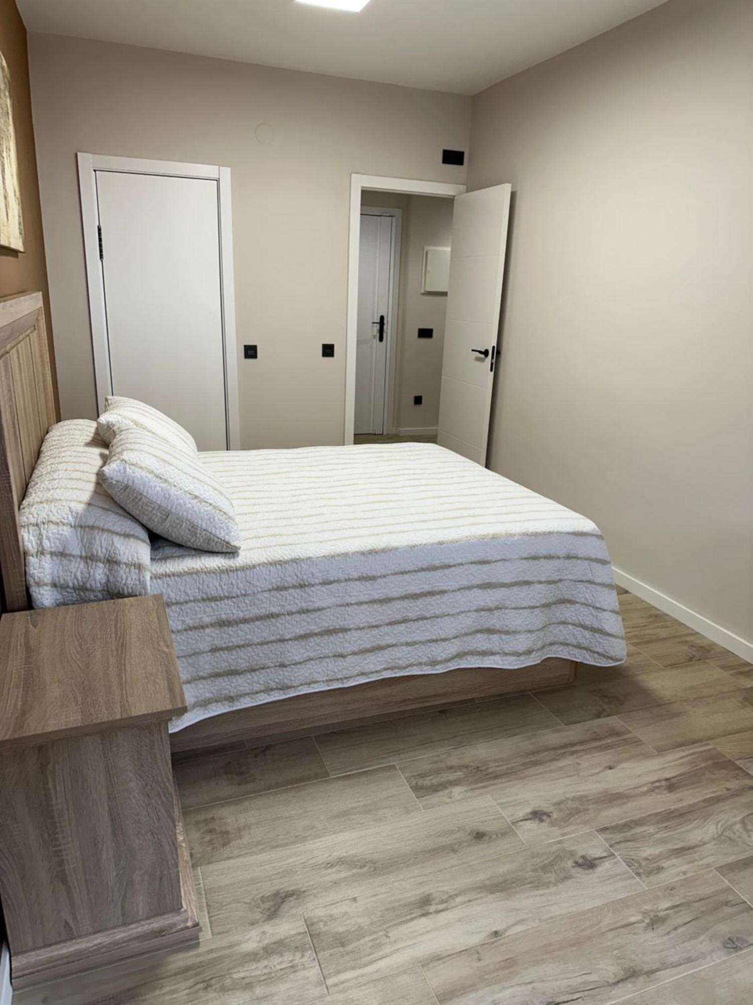 Apartamento Puente Romano Оуренсе Екстериор снимка