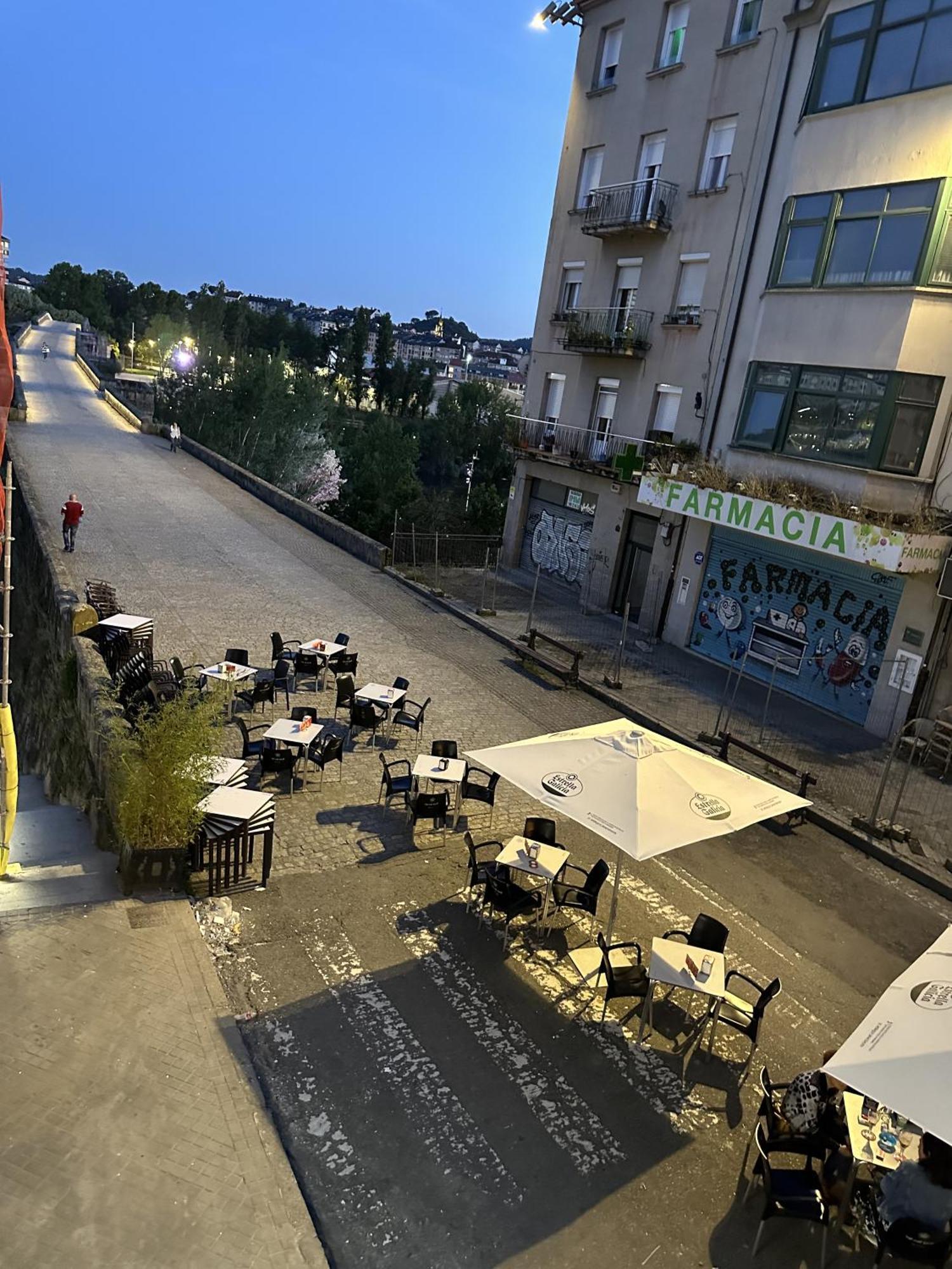 Apartamento Puente Romano Оуренсе Екстериор снимка